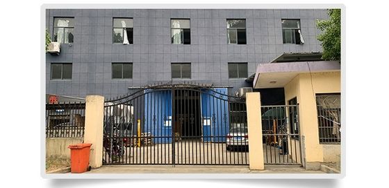 Mangueira de jardim de 50 pés mangueira de água expansível com núcleo triplo de látex e acessórios de latão sólido