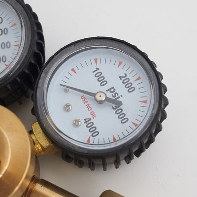 Regulador de solda de dióxido de carbono seguro com estrutura de segurança e regulação de tensão