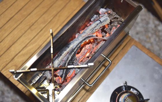 Acampamento ao ar livre Forno de churrasco de aço inoxidável Finitura limpa Mesa incandescente de meia unidade superior